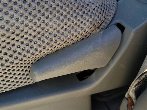 Used 2021 Nissan Frontier SV w/ Midnight Edition Floor Mats image 13