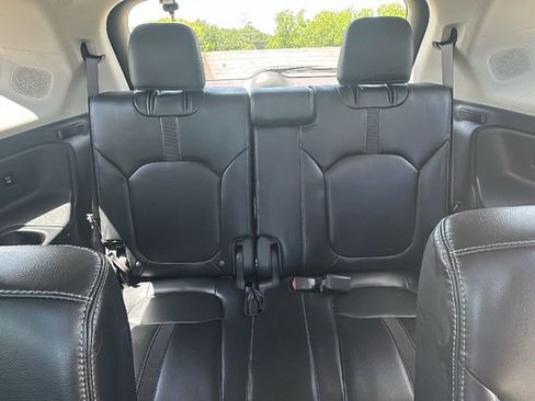 Used 2025 Honda Pilot Touring image 34