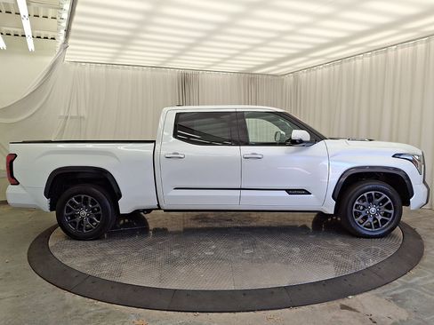 Certified 2022 Toyota Tundra Platinum w/ Advanced Package AWD/4WD image 30