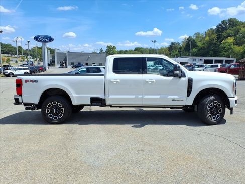 New 2026 Ford F350 Platinum AWD/4WD image 3