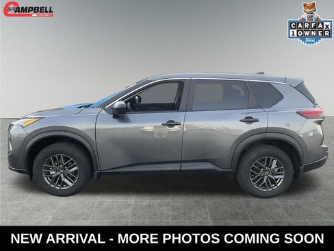 Used 2025 Nissan Rogue S image 2