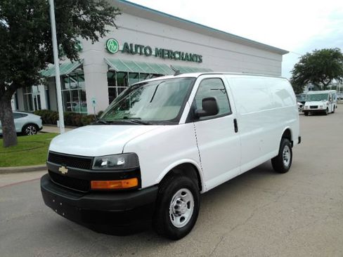 Used 2020 Chevrolet Express 2500 w/ Driver Convenience Package RWD image 1
