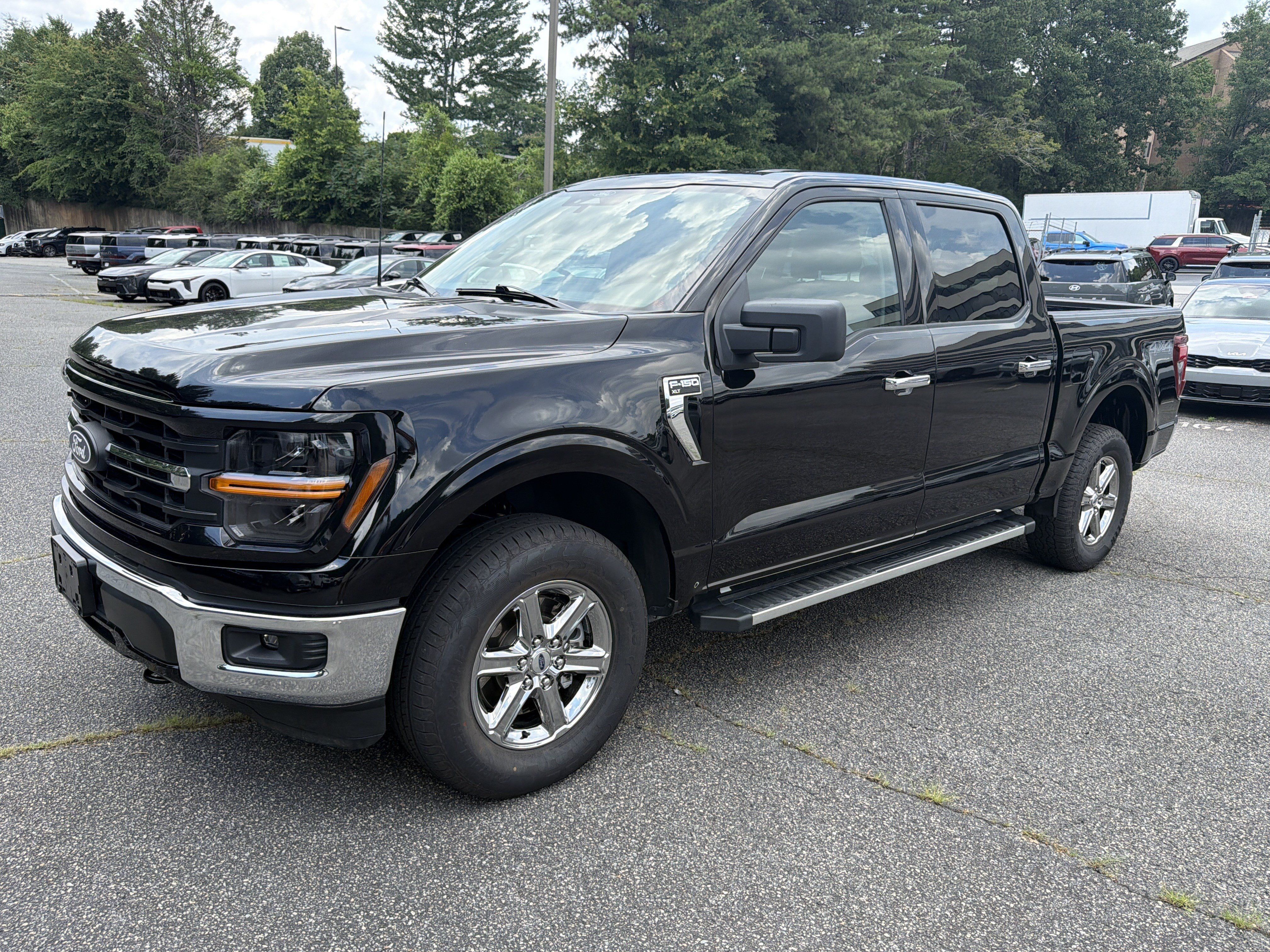 Used 2025 Ford F150 XLT w/ Equipment Group 301A Standard AWD/4WD image 3