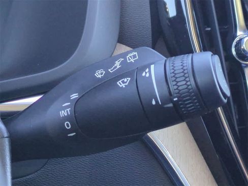 New 2026 Volvo XC60 B5 Plus w/ Protection Package Premier image 26