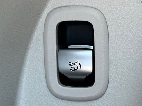 Certified 2022 Mercedes-Benz C 300 4MATIC Sedan image 29