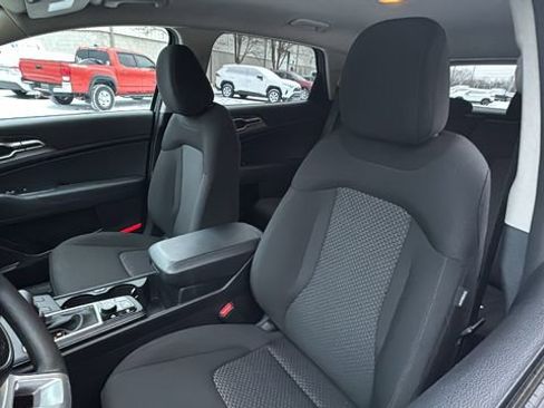 Used 2024 Kia Sportage LX image 29