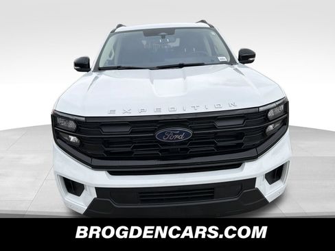 Used 2025 Ford Expedition Active AWD/4WD image 8