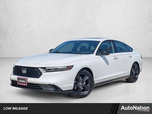 Used 2025 Honda Accord Sport image 1