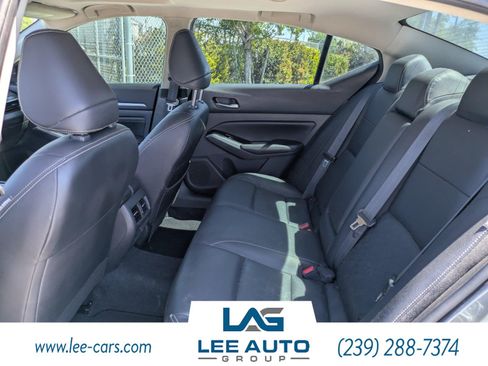 Used 2023 Nissan Altima 2.5 SL FWD image 11