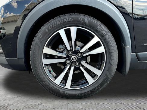 Used 2018 Nissan Kicks SV FWD image 32