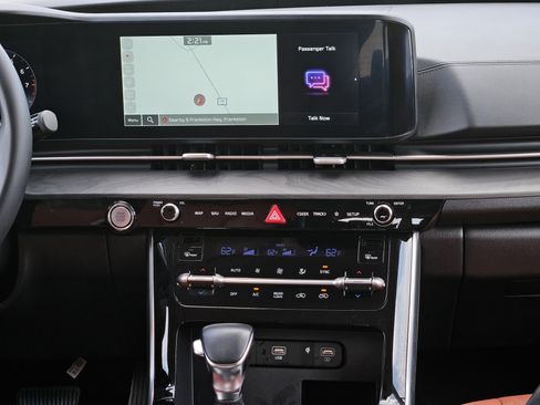 Used 2023 Kia Carnival SX image 34