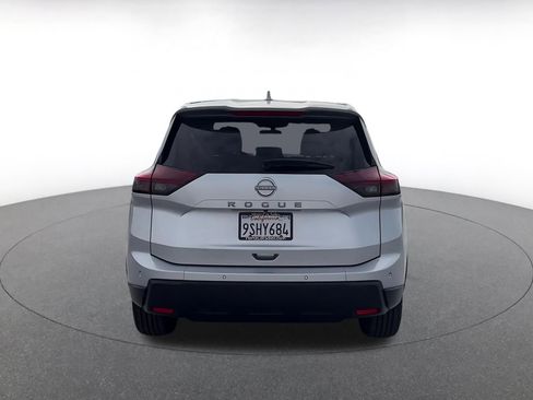 Used 2025 Nissan Rogue SV FWD image 12