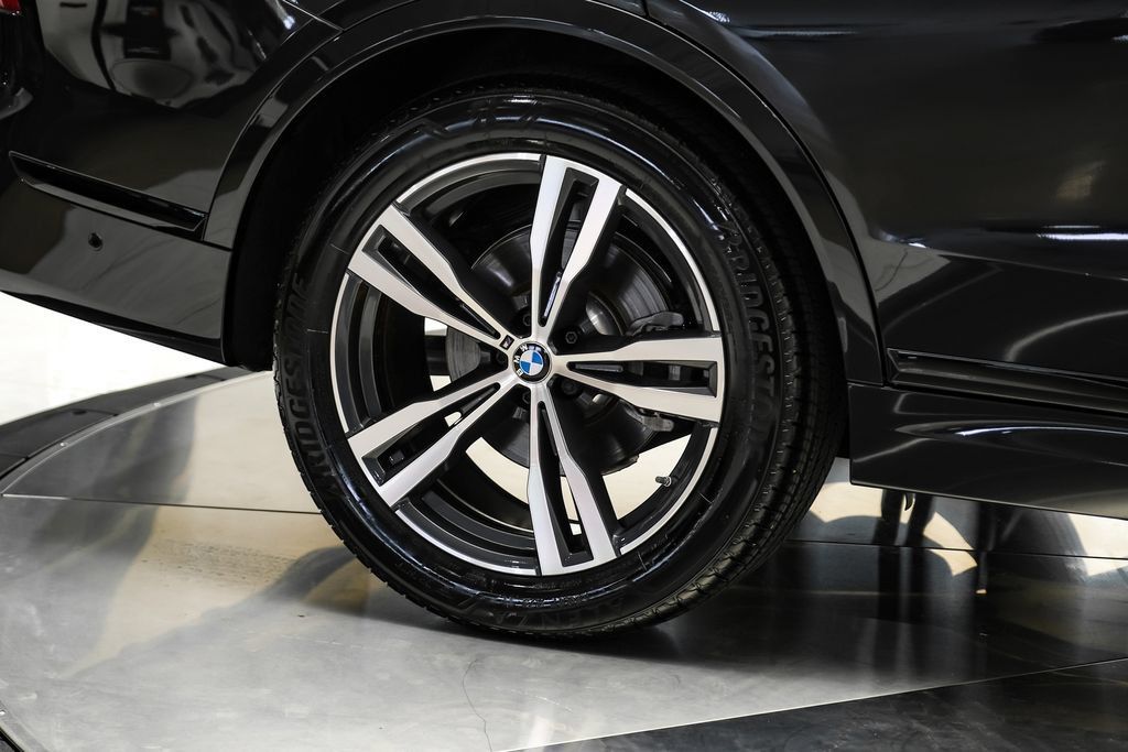 Used 2025 BMW X7 xDrive40i w/ M Sport Package AWD/4WD image 58