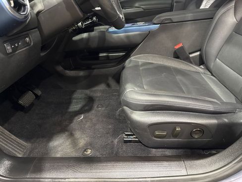 Used 2024 Chevrolet Equinox EV LT FWD image 95