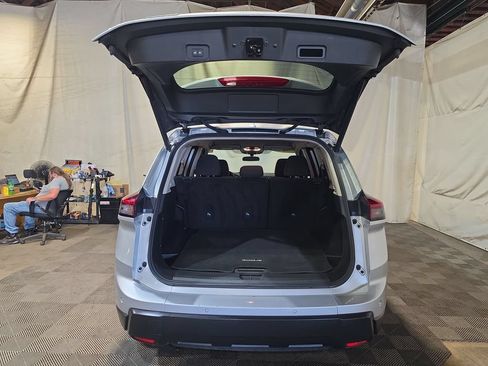 Used 2024 Nissan Rogue SV FWD image 19
