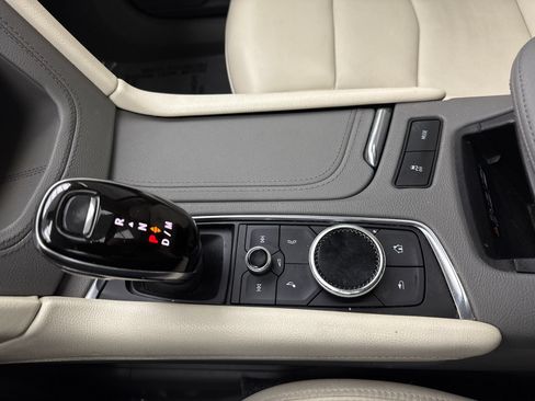 Used 2020 Cadillac XT6 Premium Luxury FWD image 30
