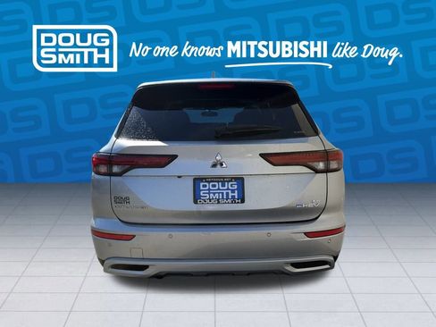 New 2025 Mitsubishi Outlander SE image 3