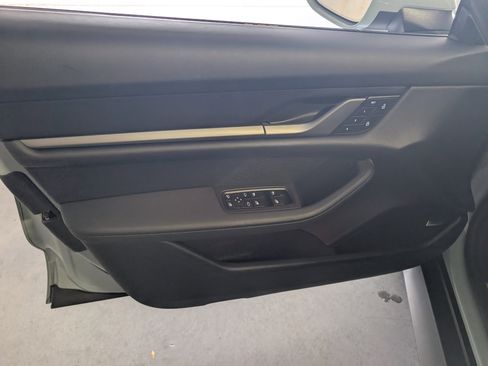 Used 2025 Porsche Taycan image 29