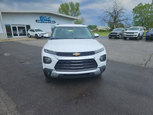 Used 2022 Chevrolet TrailBlazer LT w/ Driver Confidence Package FWD image 3