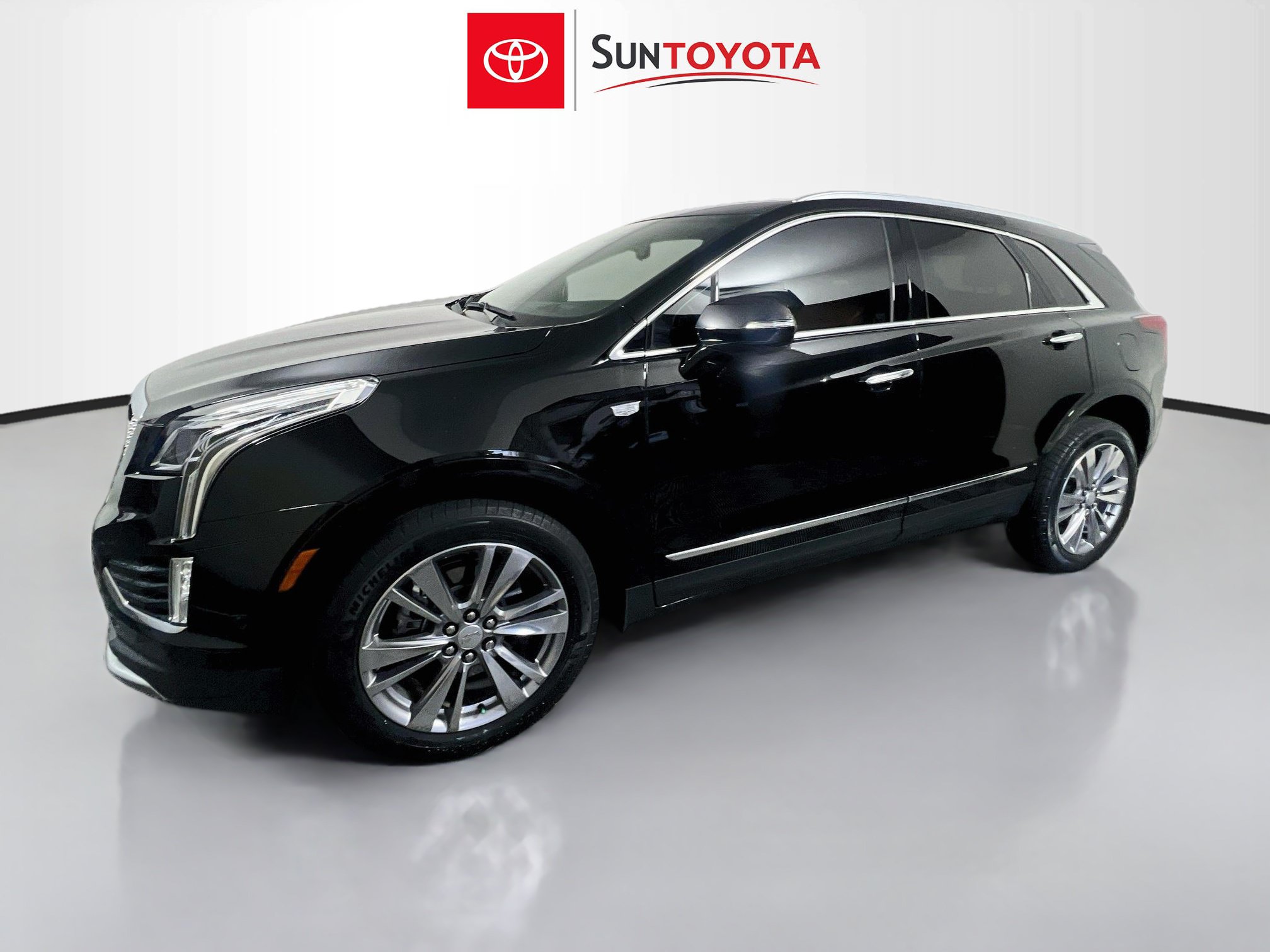 Used 2023 Cadillac XT5 Premium Luxury w/ Technology Package FWD image 9