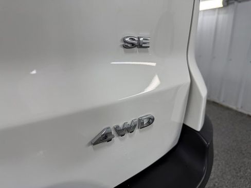 Used 2019 Ford EcoSport SE w/ SE Convenience Package image 28