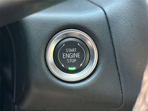 Used 2024 GMC Yukon XL AT4 w/ Technology Package image 16