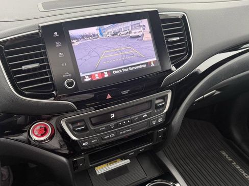 Certified 2021 Honda Ridgeline Black Edition image 37