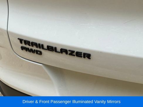 Used 2023 Chevrolet TrailBlazer RS w/ Convenience Package AWD/4WD image 9