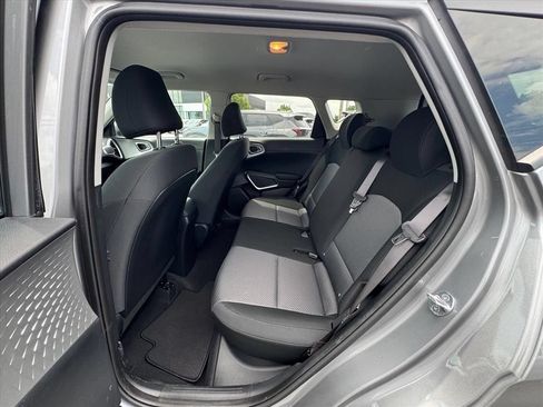 Certified 2025 Kia Soul LX w/ LX Technology Package FWD image 11