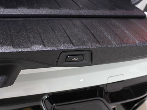 Used 2021 BMW X5 M w/ Competition Package image 90