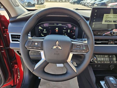 New 2026 Mitsubishi Outlander SEL image 14