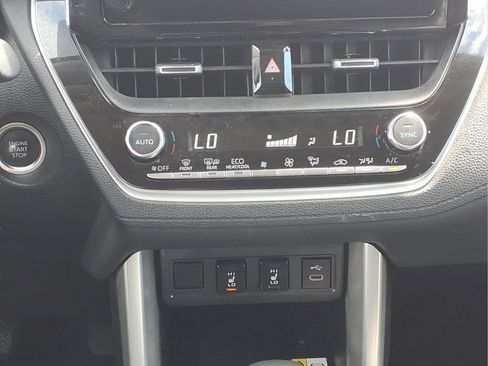 Used 2023 Toyota Corolla Cross XLE AWD/4WD image 19