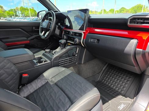 Used 2025 Toyota 4Runner TRD Off-Road Premium AWD/4WD image 9