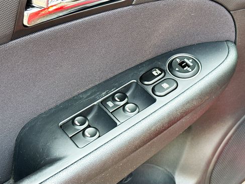 Used 2010 Hyundai Elantra SE FWD image 8