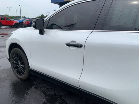 Used 2024 Toyota Venza Nightshade AWD/4WD image 10