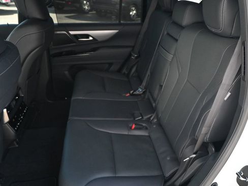 Used 2024 Lexus LX 600 F Sport image 15
