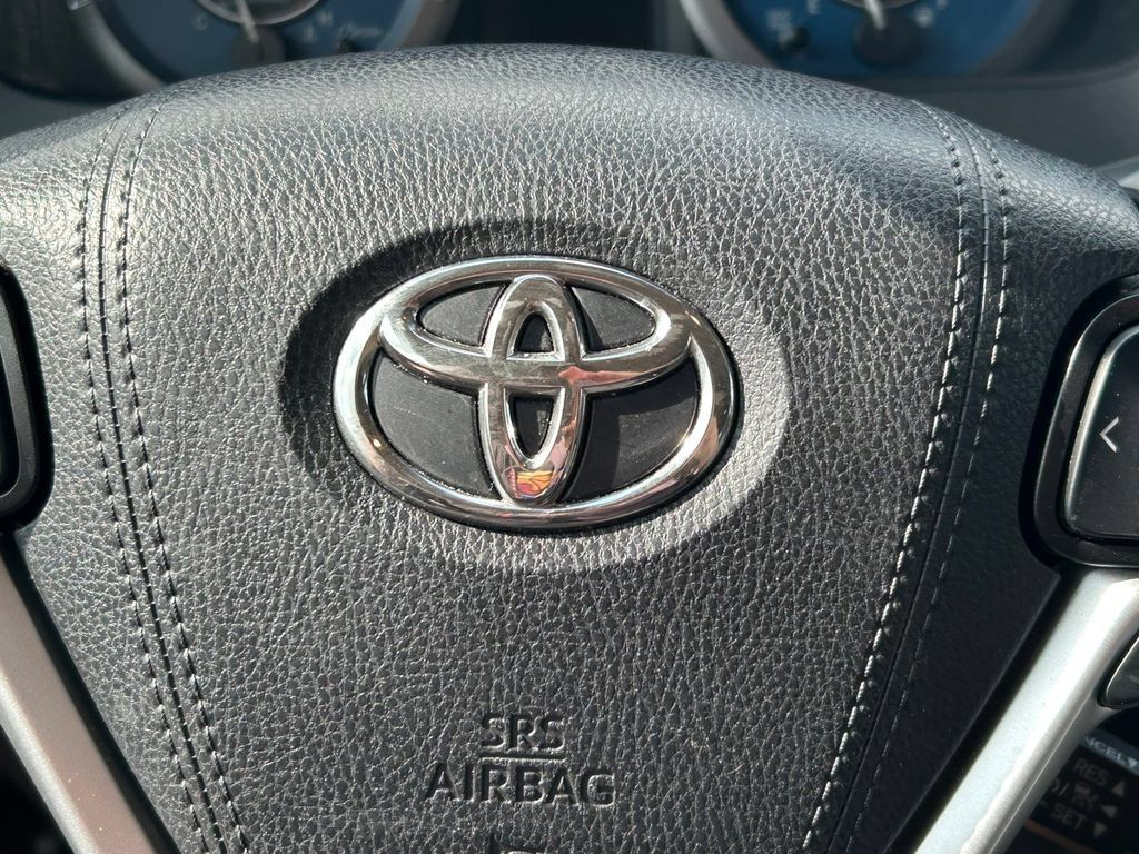 Used 2019 Toyota Sienna LE w/ LE Preferred Package FWD image 35
