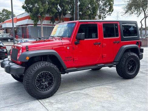 Used 2015 Jeep Wrangler Unlimited Sport AWD/4WD image 44