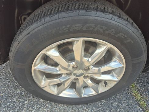 Used 2015 Jeep Cherokee Limited w/ Trailer Tow Group AWD/4WD image 28