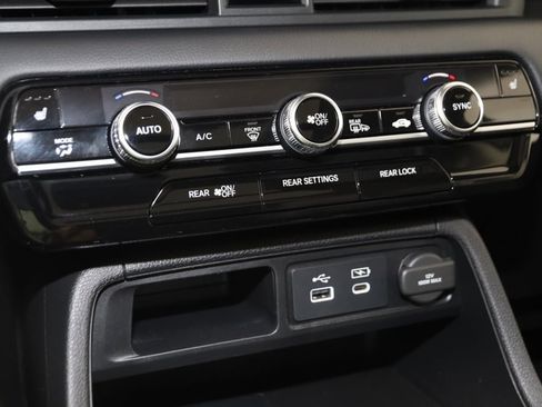 Used 2023 Honda Pilot Touring image 31