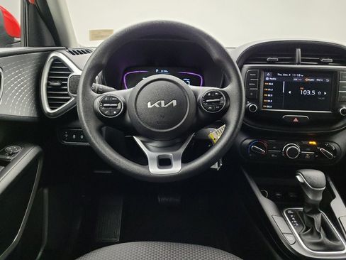 Used 2023 Kia Soul LX image 22