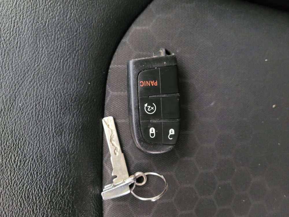 Used 2018 Jeep Compass Latitude w/ Popular Equipment Group FWD image 32