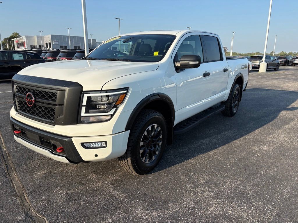 Used 2024 Nissan Titan PRO-4X w/ Pro-4x Convenience Package AWD/4WD image 11