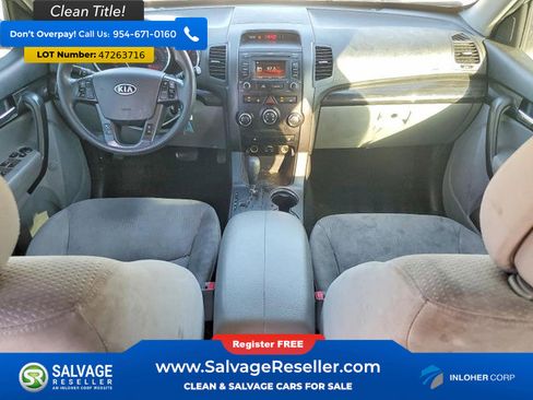 Used 2013 Kia Sorento LX w/ Convenience Pkg image 11