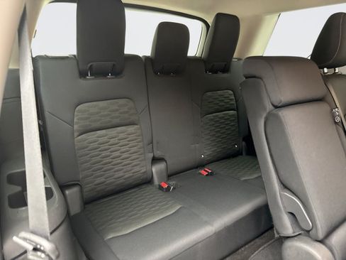 Used 2025 Nissan Pathfinder SV AWD/4WD image 19