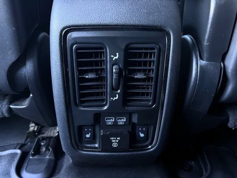 Used 2019 Dodge Durango GT RWD image 16