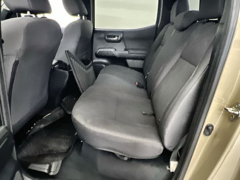 Used 2018 Toyota Tacoma TRD Off-Road w/ Technology Package AWD/4WD image 23