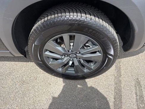 Used 2024 Nissan Pathfinder SV AWD/4WD image 44