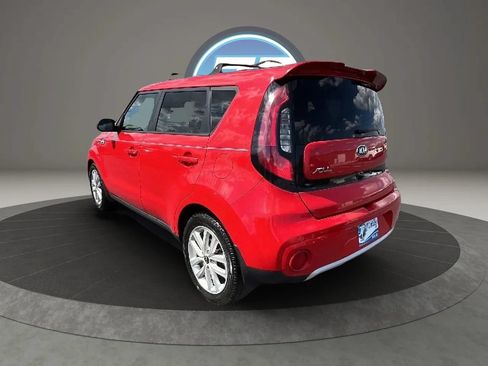 Used 2017 Kia Soul + FWD image 9