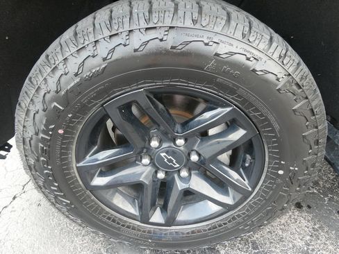 Used 2022 Chevrolet Silverado 1500 LT Trail Boss w/ LT Trail Boss Premium Package AWD/4WD image 11